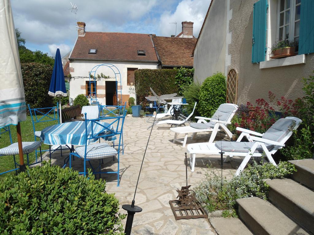 Отель La Maison Bleue Arquian Экстерьер фото